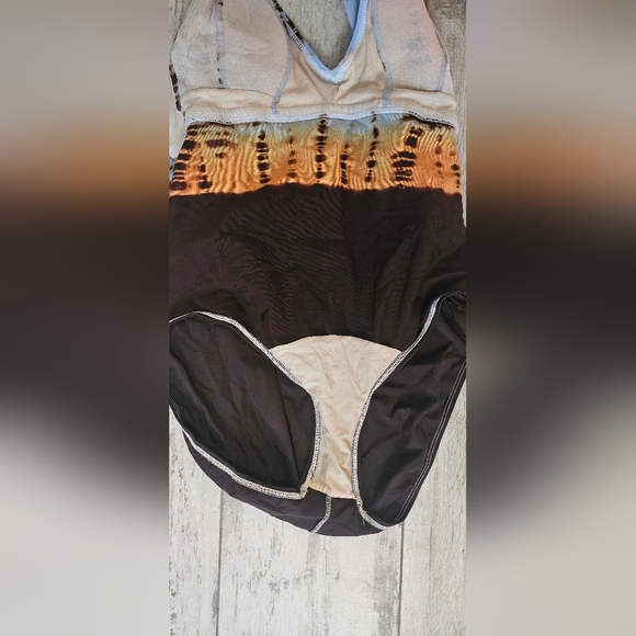 Torrid Tie Dye Brown Halter Swimsuit 2X - Picture 4 of 5